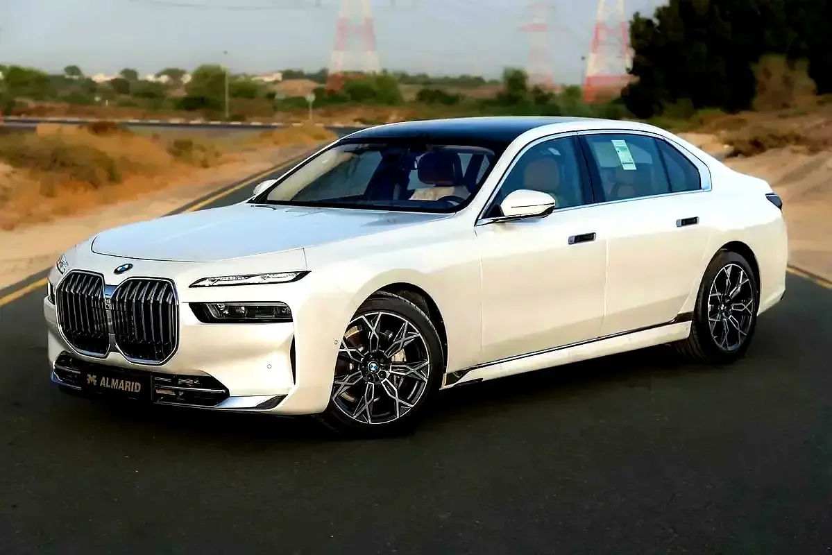BMW 7 Series (White)