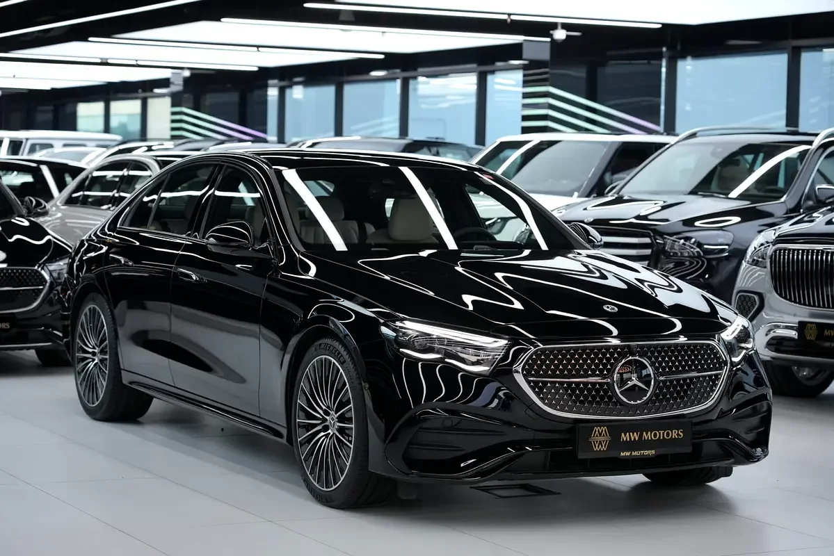 Mercedes E Class (Black)