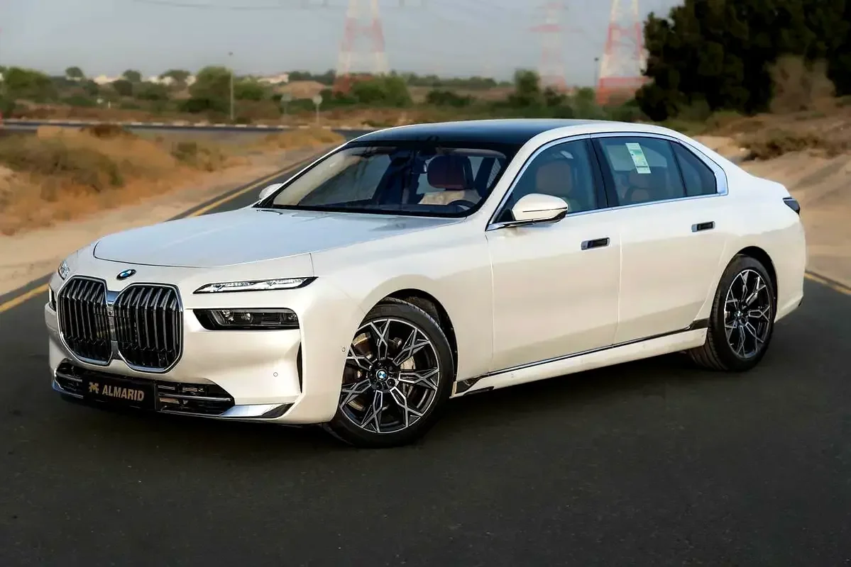 BMW 7 Series (White)