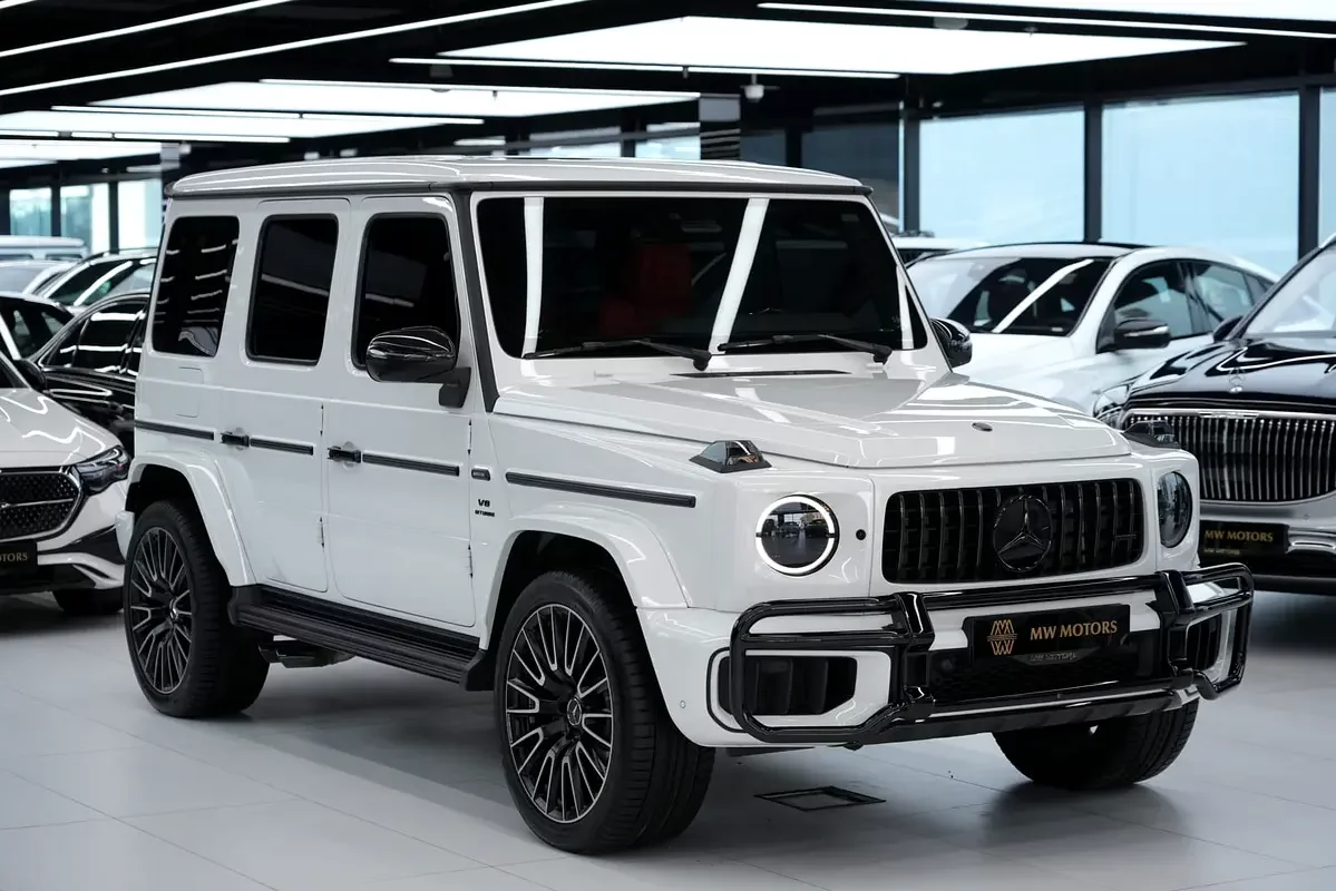 Mercedes G class (White)