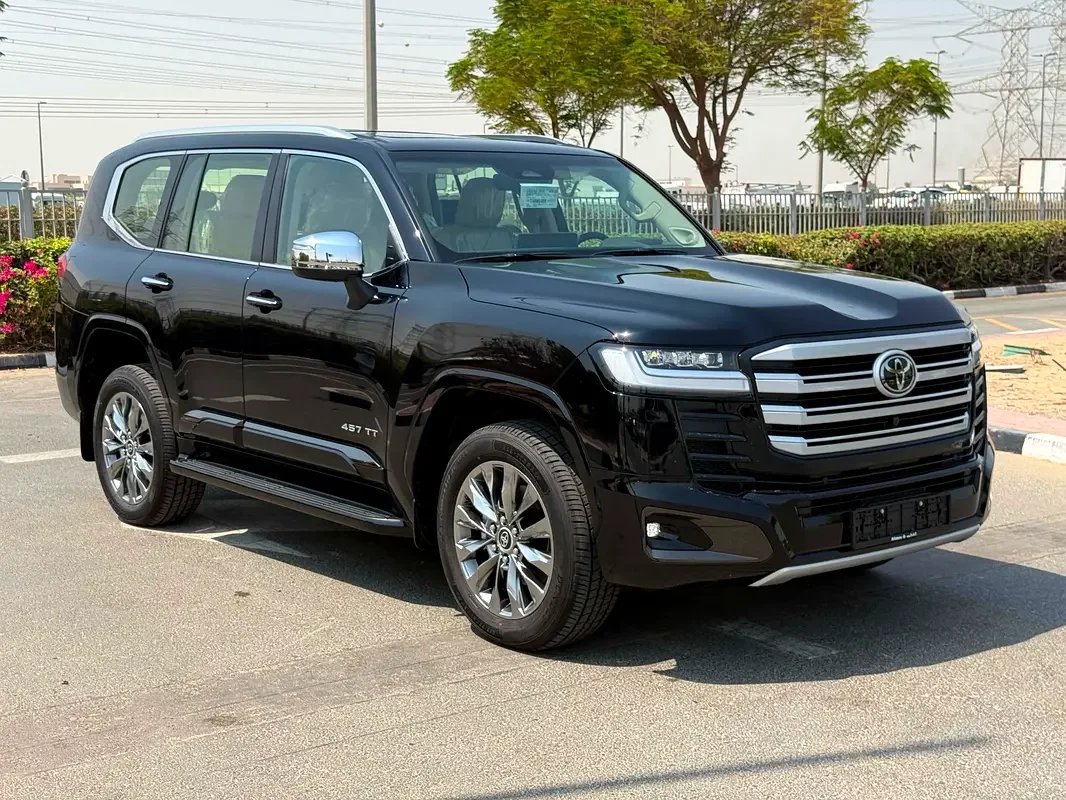 Toyota Land Cruiser (Black)