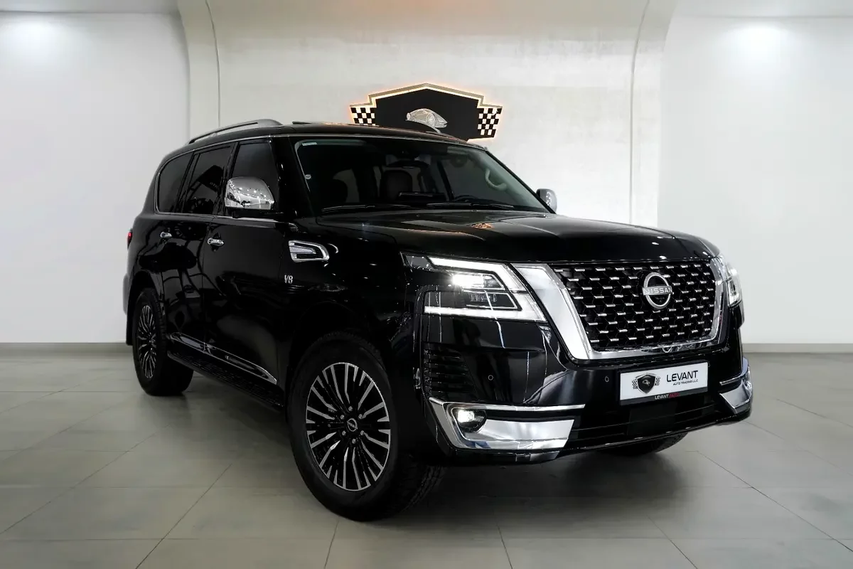 Nissan Patrol (Black)