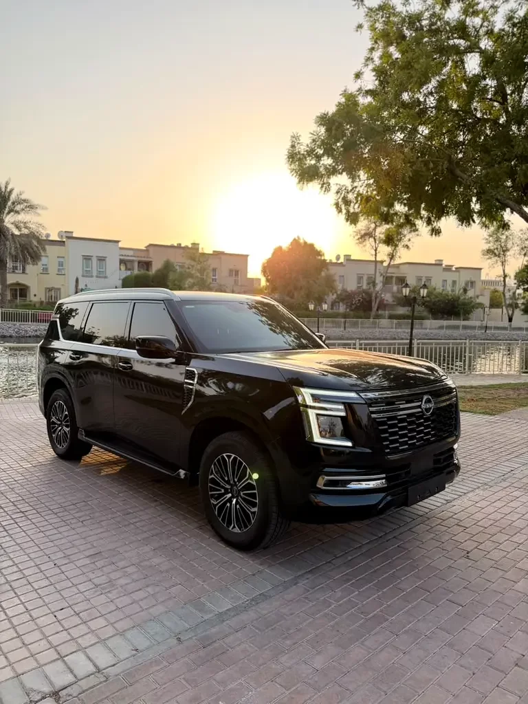 Nissan Patrol (Black)
