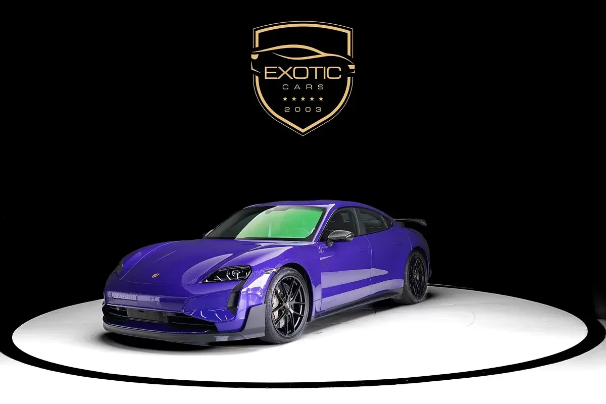 Porsche Taycan (Morado)