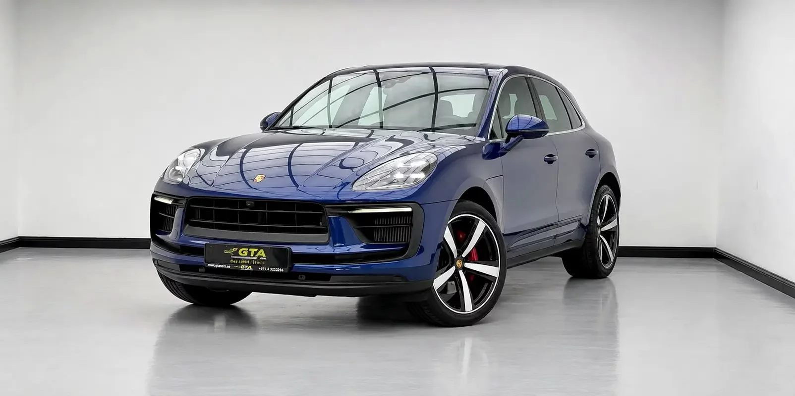 Porsche Macan (Black)