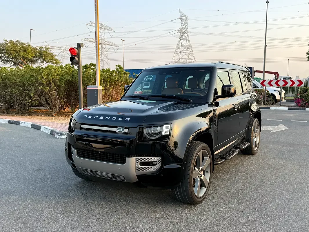 Land Rover Defender (Black)