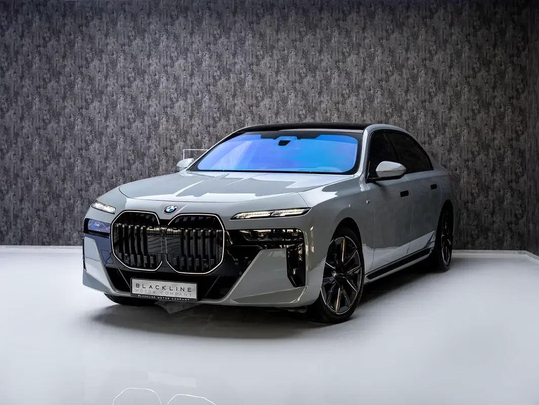 BMW 7 Series (Grey)
