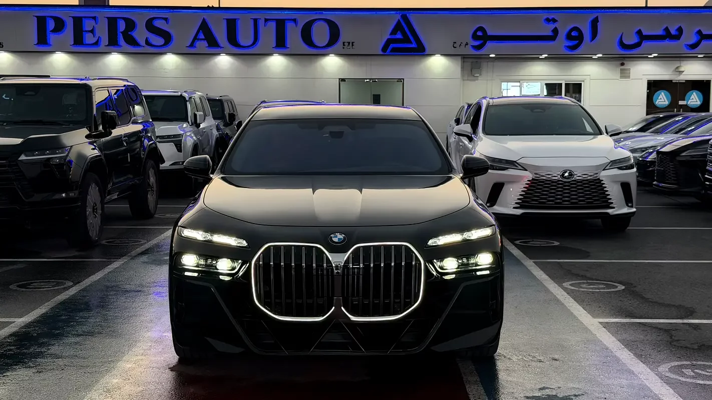 BMW 7 Series (Black)