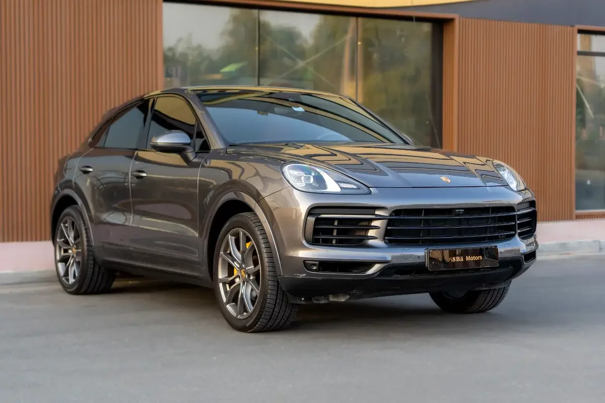 Porsche Cayenne (Grey)