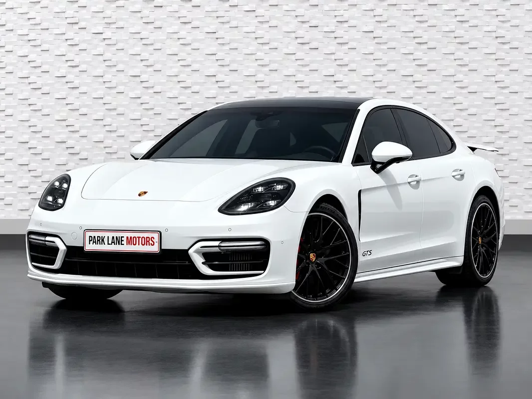 Porsche Panamera (Bianca)