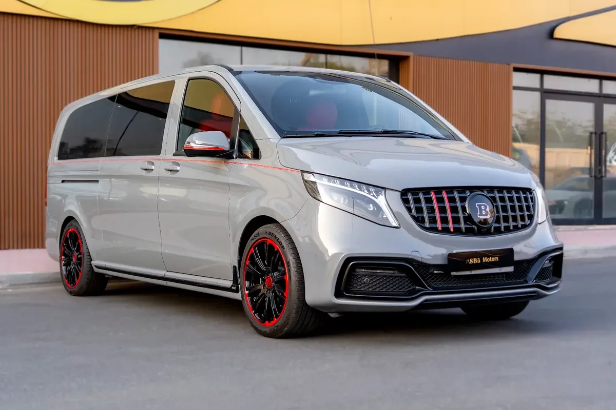 Mercedes V Class (Silver)