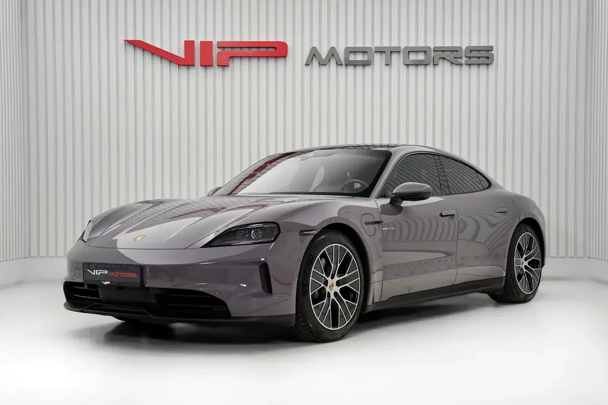Porsche Taycan (Grey)
