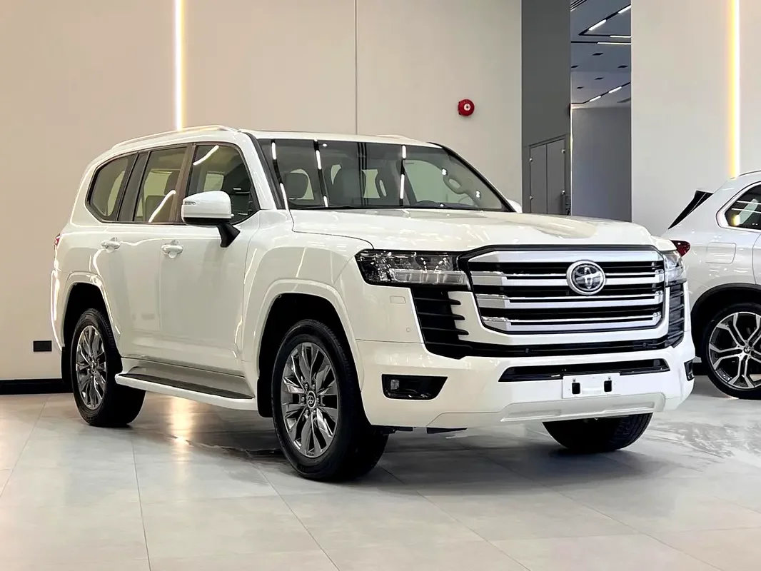 Toyota Land Cruiser (Beyaz)