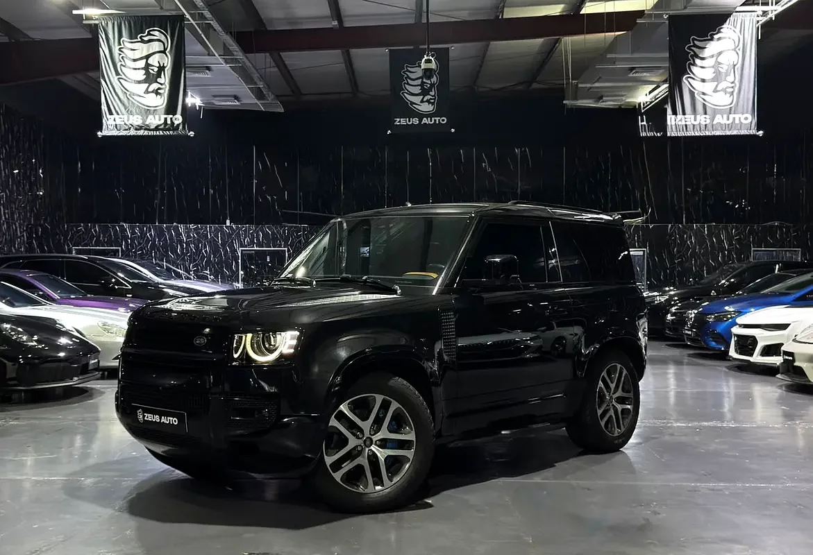 Land Rover Defender (Siyah)