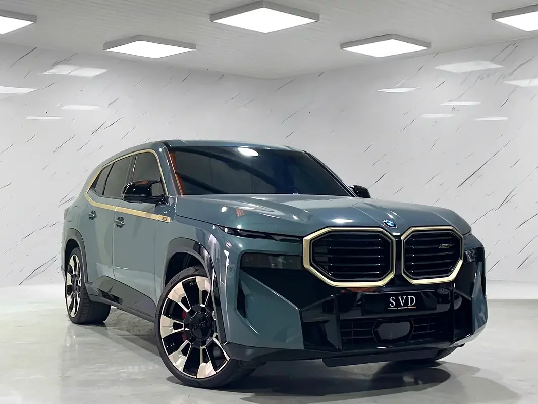 BMW XM (Yeşil)
