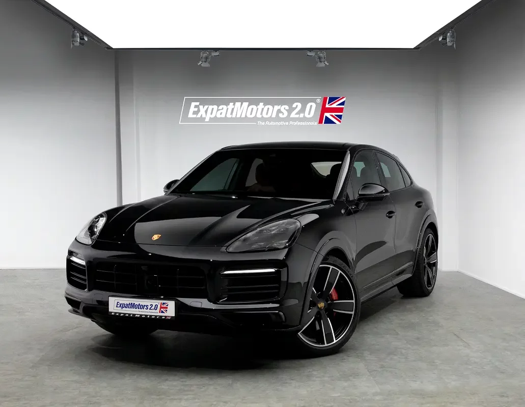 Porsche Cayenne (Black)
