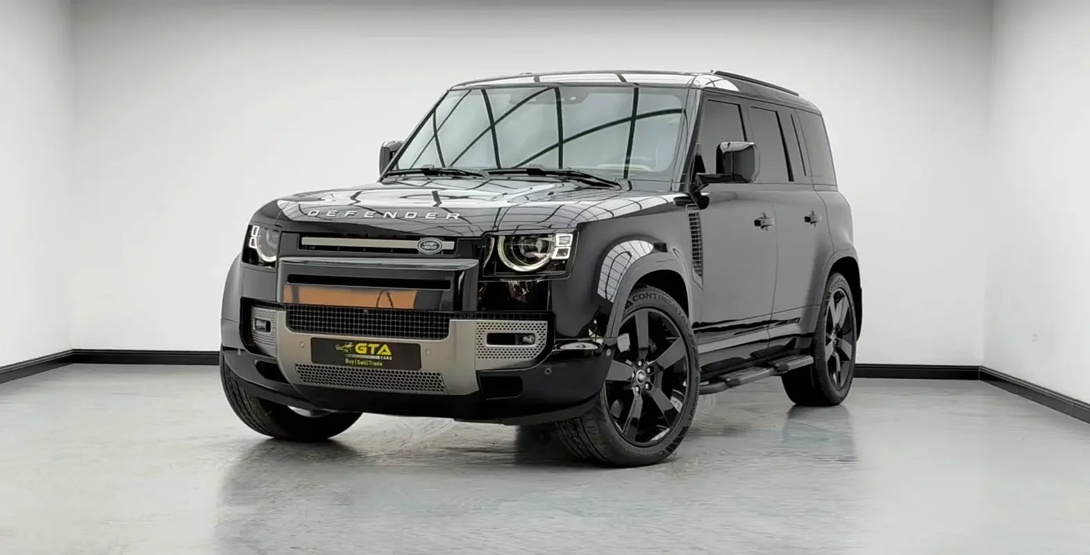 Land Rover Defender (Black)