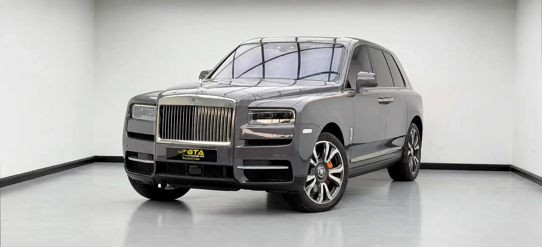 Rolls Royce Cullinan (Grey)