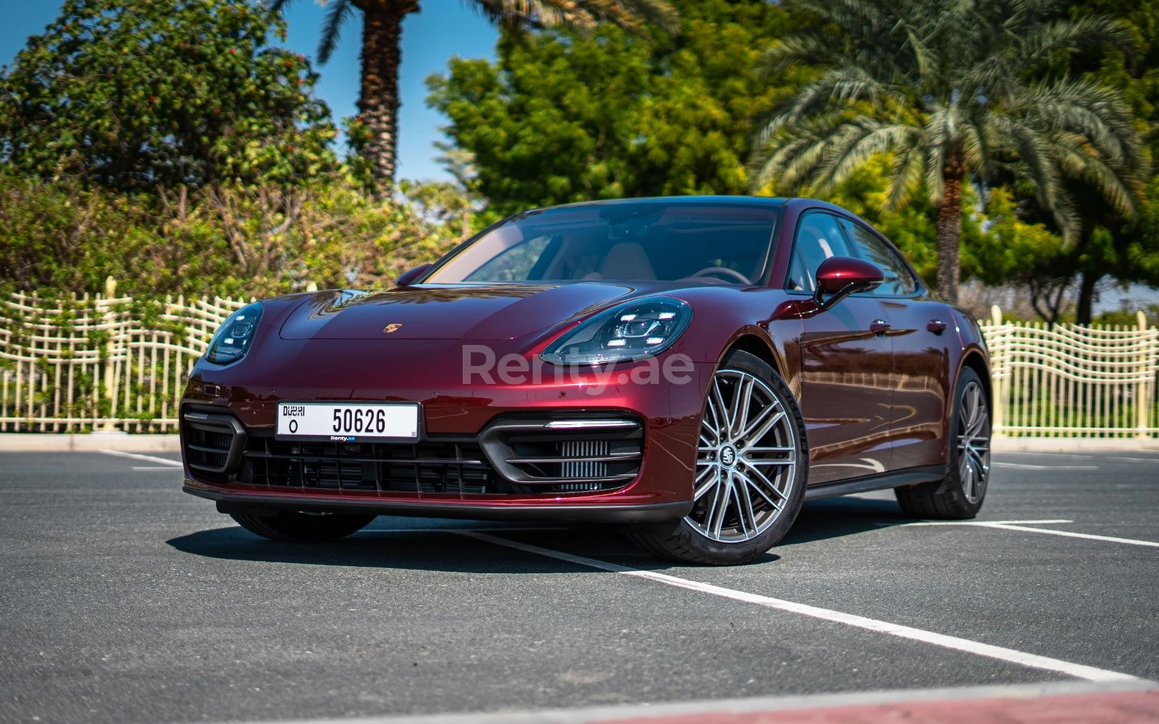 Porsche Panamera (Бардовый)