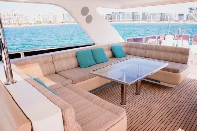 Etoupe A3 98 piede (30m) Barca a motore a Dubai Harbour in affitto a Dubai 4