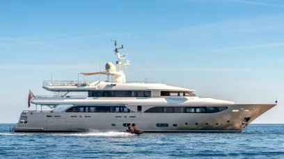 إيجار M/Y Behike 140 قدم (43m) زورق قوي فيدبي هاربر في دبي