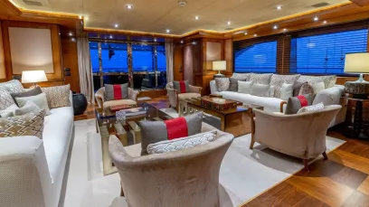 إيجار M/Y Behike 140 قدم (43m) زورق قوي فيدبي هاربر في دبي 7