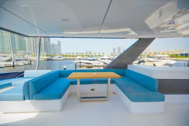 Sky Walker Volare 60 piede (19m) Catamarano a Gioiello del Creek in affitto a Dubai 5