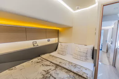 Sky Walker Volare 60 piede (19m) Catamarano a Gioiello del Creek in affitto a Dubai 7