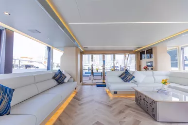 Sky Walker Volare 60 piede (19m) Catamarano a Gioiello del Creek in affitto a Dubai 10