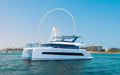 Sky Walker Volare 60 ft (19m) &agrave; louer &agrave; Duba&iuml;