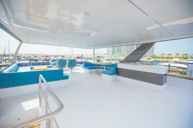 Sky Walker Aquila 60 Fuß (19m) Katamaran in Dubai Harbour  zur Miete in Dubai 20
