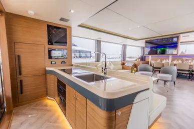 Sky Walker Aquila 60 Fuß (19m) Katamaran in Dubai Harbour  zur Miete in Dubai 19