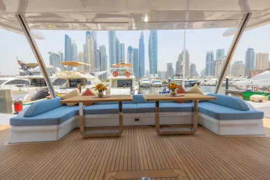 Sky Walker Aquila 60 Fuß (19m) Katamaran in Dubai Harbour  zur Miete in Dubai 6