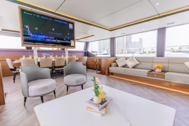 Sky Walker Aquila 60 Fuß (19m) Katamaran in Dubai Harbour  zur Miete in Dubai 3