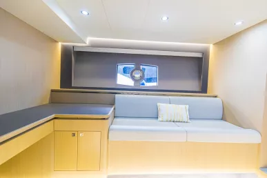 Dubai'de kiralık Sky Walker Ebb 52 ft (16m) Motorlu tekne - Dubai Harbour 6