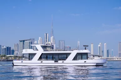 Bella Vitta 100 Fuß (31m) Hausboot in Dubai Harbour  zur Miete in Dubai