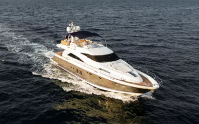 在迪拜 租 Fairline Squadron VAL 68 英尺 (21m)