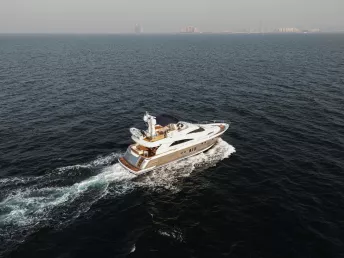 在迪拜 租 Fairline Squadron VAL 68 英尺 (21m) 动力船 在迪拜港