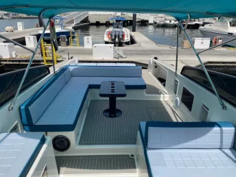 Van Dutch Connect 40 ft (13m) Bateau à moteur à Dubai Harbour à louer à Dubaï 4