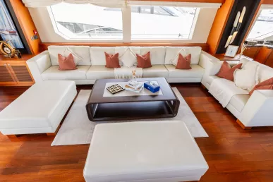 Sky Walker Caliente 96 ft (30m) Power boat in Dubai Harbour for rent in Dubai 12