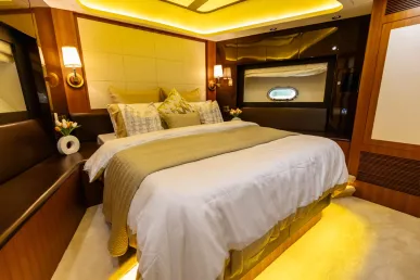 Sky Walker Caliente 96 ft (30m) Power boat in Dubai Harbour for rent in Dubai 19