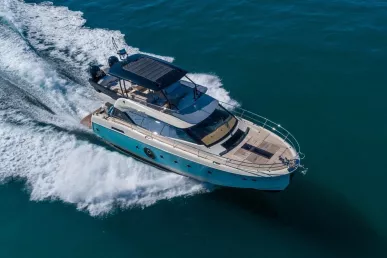 在迪拜 租 Monte Carlo 6 with stabilization system 60 英尺 (19m) 动力船 在迪拜港 1