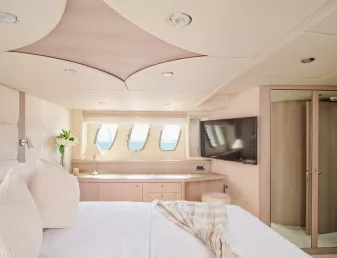 Sunseeker Satoshi 64 ft (20m) Power boat in Dubai Harbour for rent in Dubai 5