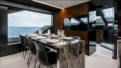 Riva Diva 82 Fuß (25m) Motorboot in Dubai Harbour  zur Miete in Dubai 4