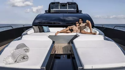 Riva Diva 82 Fuß (25m) Motorboot in Dubai Harbour  zur Miete in Dubai 2
