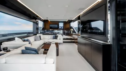 Riva Diva 82 Fuß (25m) Motorboot in Dubai Harbour  zur Miete in Dubai 3