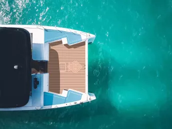 Catamaran Ozone 55 ft (17m) Catamaran in Jewel of the Creek for rent in Dubai 1