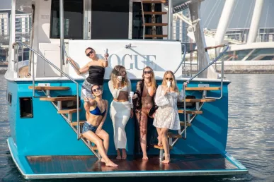 Dubai'de kiralık Vogue Hatteras 64 ft (20m) Motorlu tekne - Dubai Harbour 3