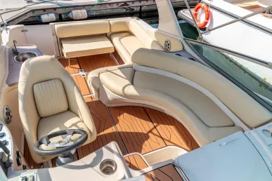 Motorboot Regal 33 ft (11m) in Dubai Harbour te huur in Dubai 5
