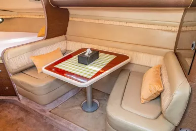 Motorboot Regal 33 ft (11m) in Dubai Harbour te huur in Dubai 6